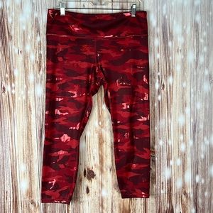 Athleta Red Camo Sparkle Print Elation Train Printed 7/8 Tight Leggings XL